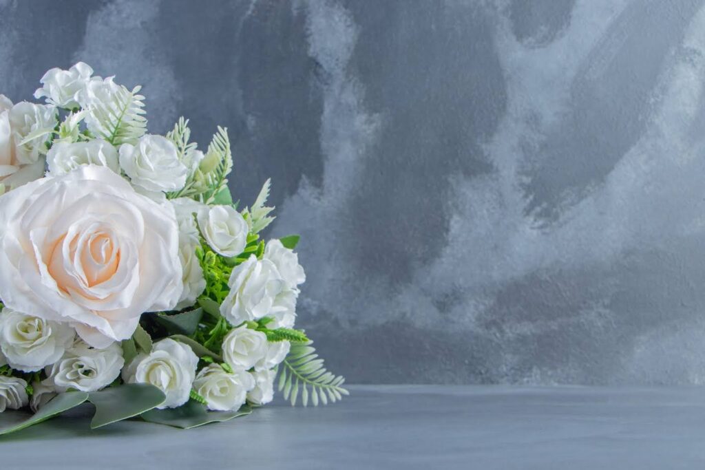 Eight Important Factors to Consider When Choosing Funeral Flowers